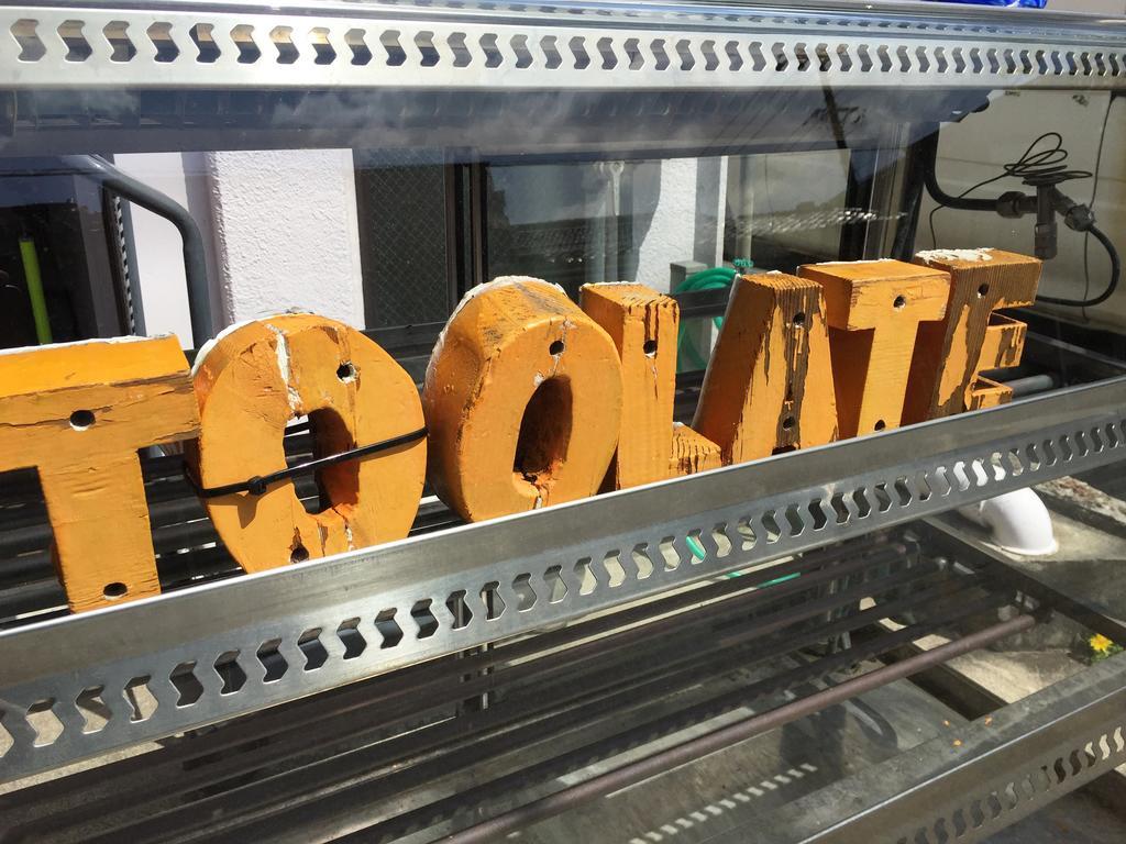Toolate Toyama